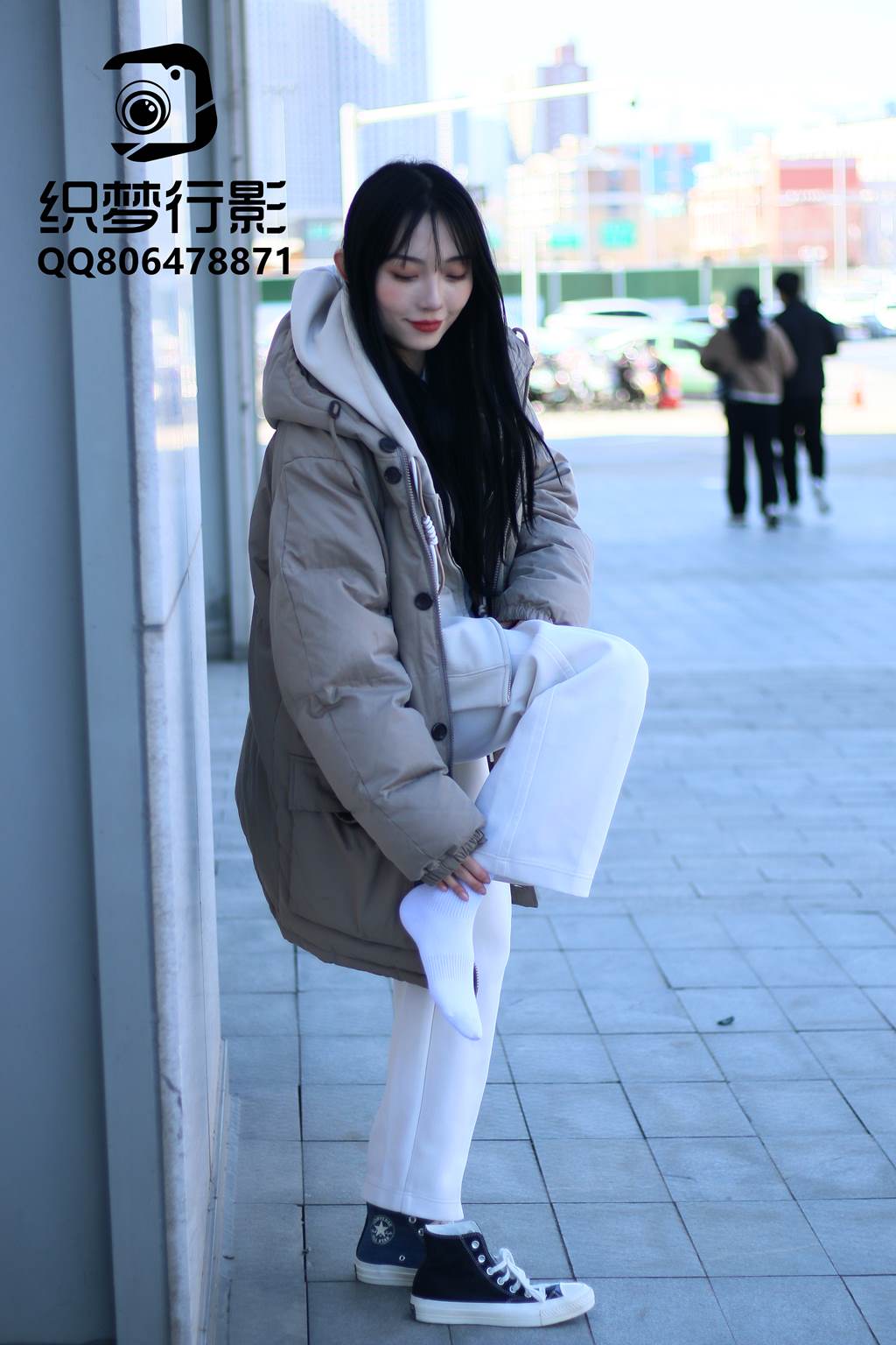 图片[3]-[织梦映像]NO.110 罗袜生尘完整版商业街外景帆布鞋，裸足[278P/1V/7.52G]-美图