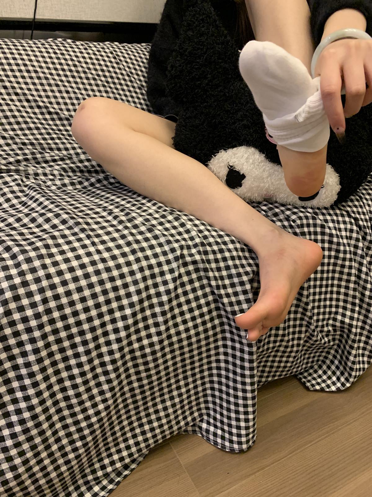 [织梦映像]NO.079 稀有JK装白棉袜脚 [72P/1V/1.8GB]-美图