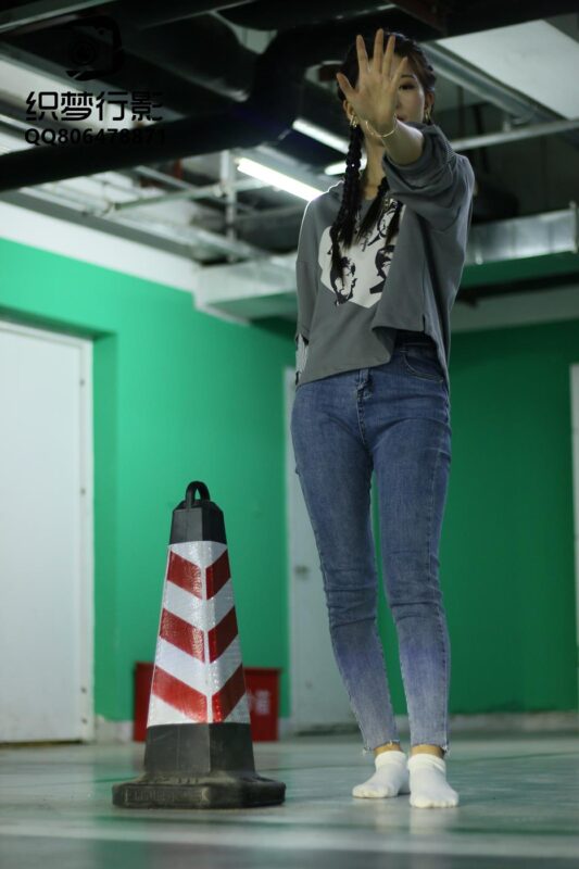 [织梦映像]NO.026 地下车库-光影交错的人生[250P/5V/10.8GB]-美图