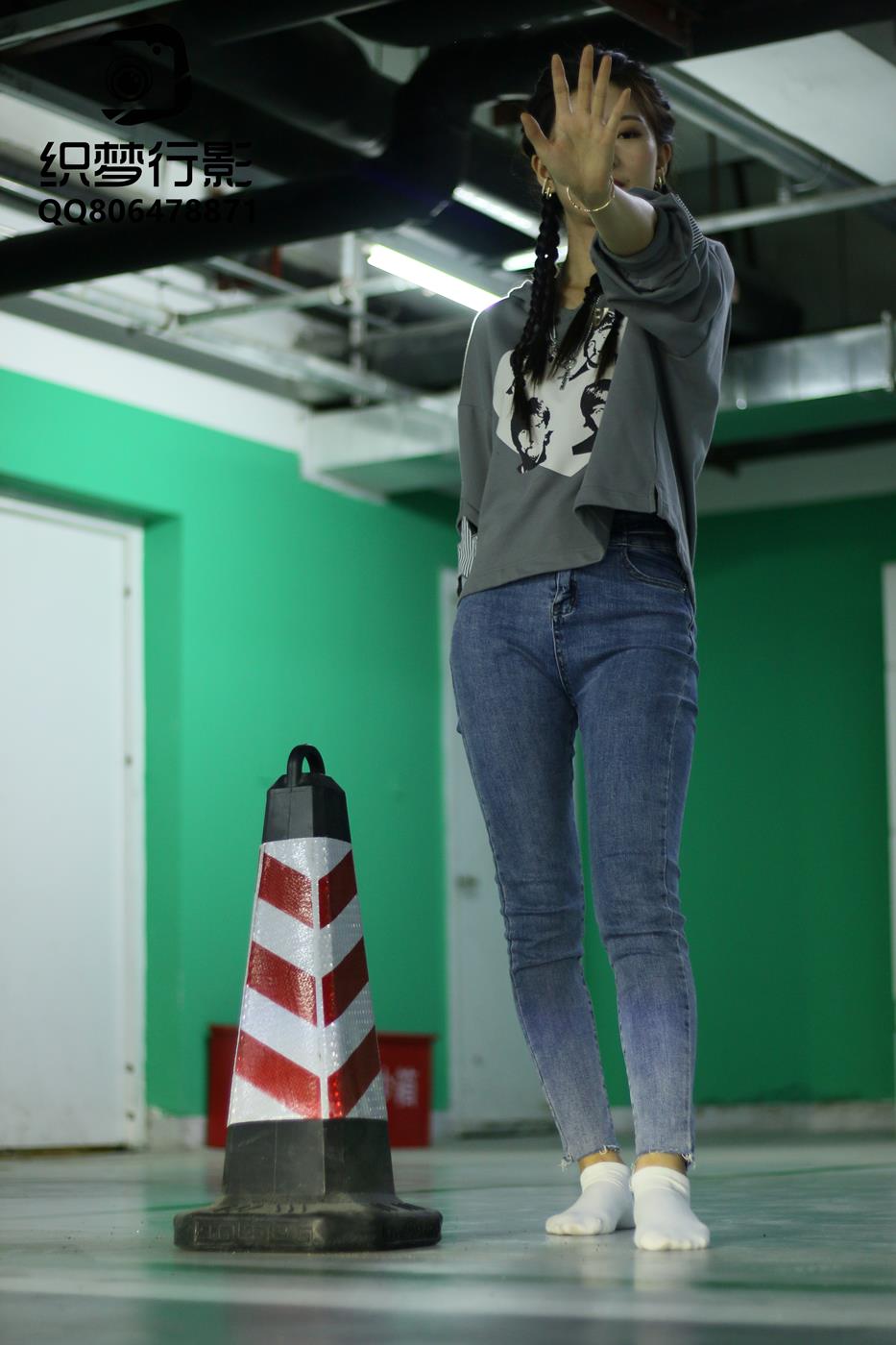 图片[1]-[织梦映像]NO.026 地下车库-光影交错的人生[250P/5V/10.8GB]-美图